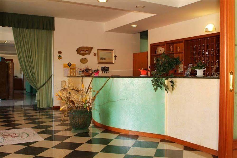 Hotel Residence Adria โรดิการ์กานิโก ภายนอก รูปภาพ