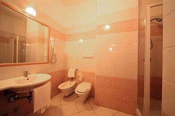 Hotel Residence Adria โรดิการ์กานิโก ภายนอก รูปภาพ